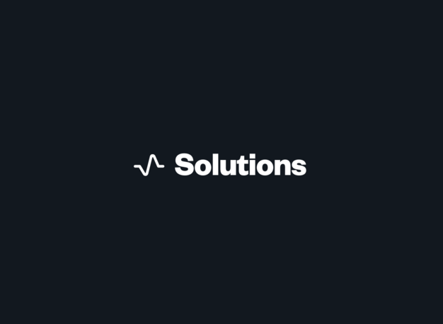 Logo von „Solutions“ mit einem mathematischen Wurzelsymbol vor dem Wort, auf dunklem Hintergrund.