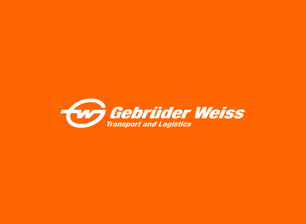 Das Gebrüder Weiss Logo in weiß auf orangefarbenem Hintergrund