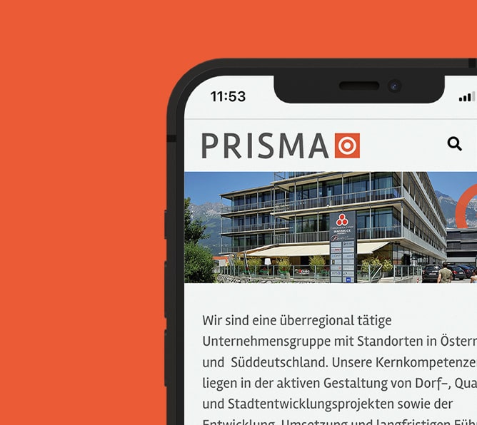 Ein Ausschnitt von einem Handy mit der neuen Prisma Website darauf